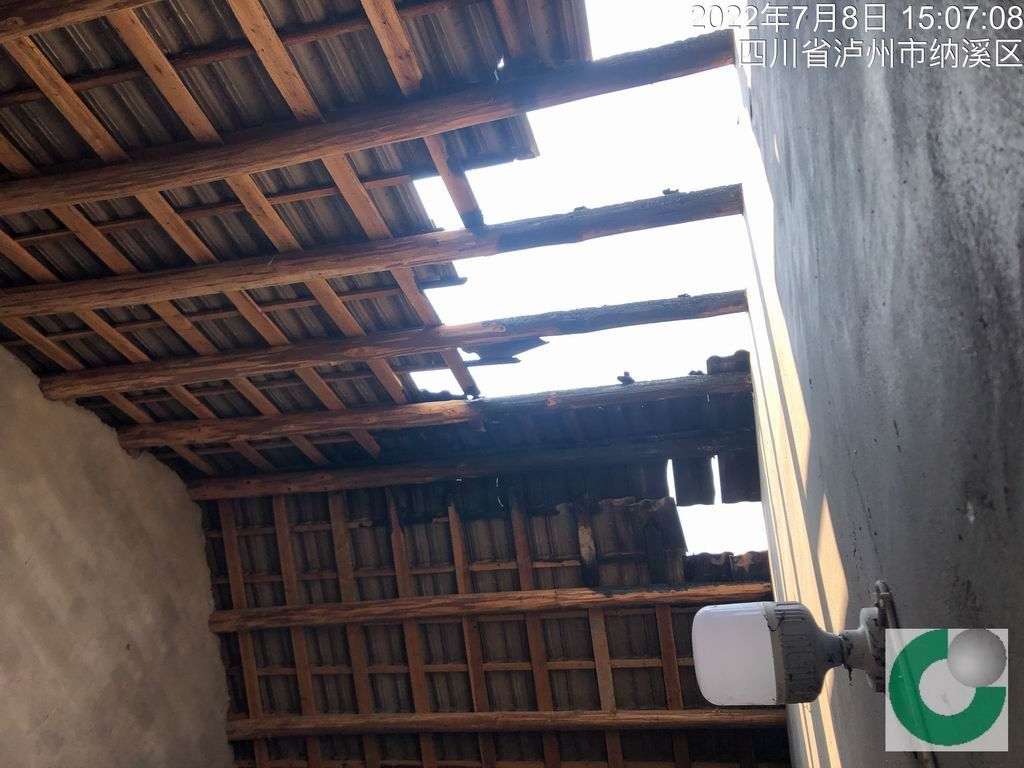 2022年7月8日，納溪區(qū)渠壩龍頭村6組許先生家廚房不明原因起火，造成廚房屋頂被燒穿，廚房?jī)?nèi)部分財(cái)產(chǎn)受損，獲得理賠款8558元。.jpg